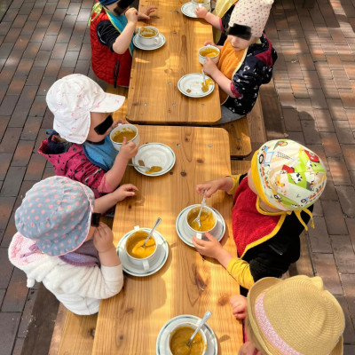 Wir essen draußen!