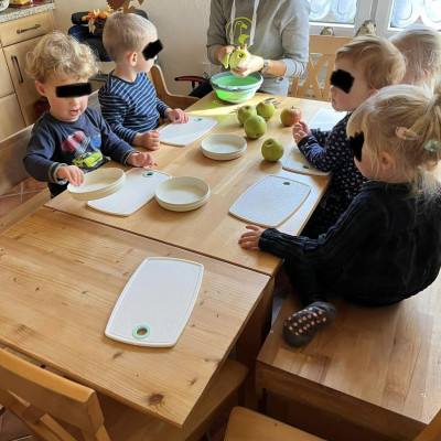 Wir backen Apfelkuchen